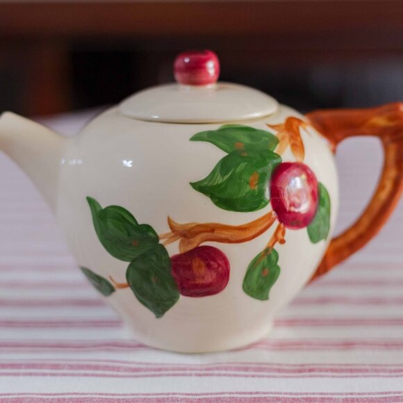 Vintage Franciscan Teapot in Apple Pattern - Picture 1 of 3